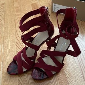 Jessica Simson elastic band strappy heels, 7.5, red/ maroon snake print